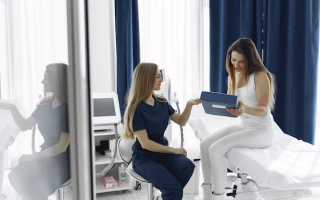 Алкоголь и эстетическая косметология: почему после филлеров и перманентного макияжа необходим строгий детокс
